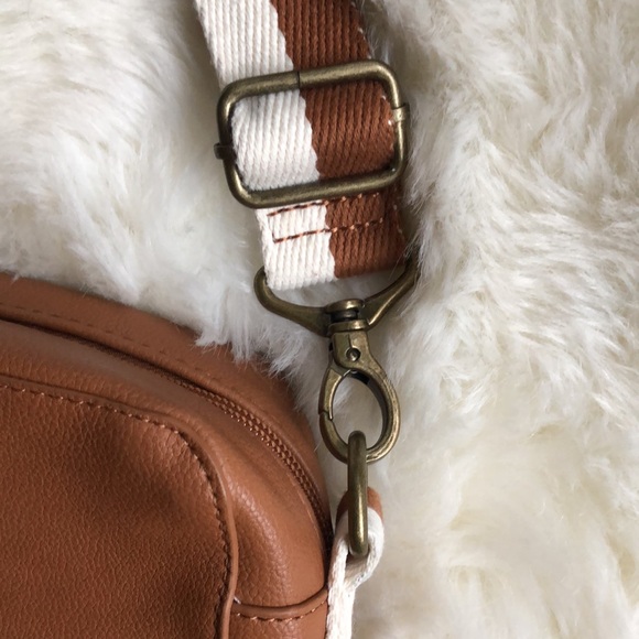 Thirty One Brown Vegan Leather Crossbody Brass Hardware - Picture 3 of 11